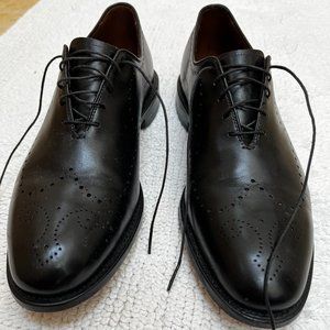 Allen Edmonds black leather Fairfax oxfords